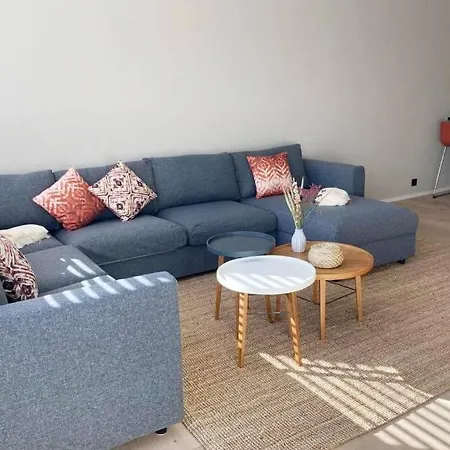 Modern Near In كنوك هايست