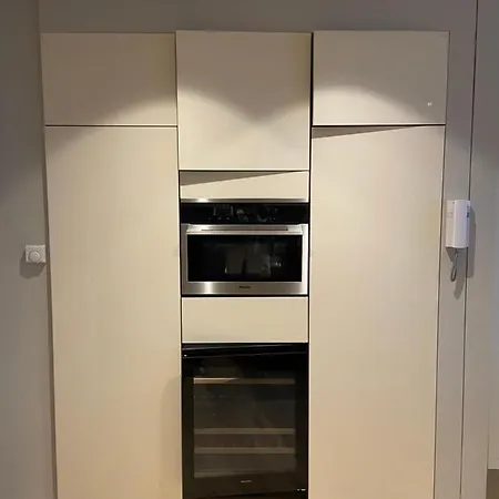 Modern Near In 克诺克－海斯特